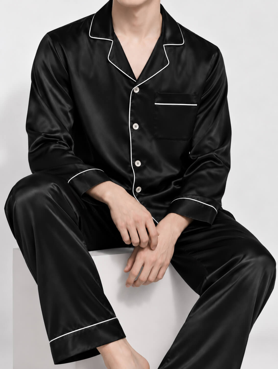 Pijamas de seda para hombre