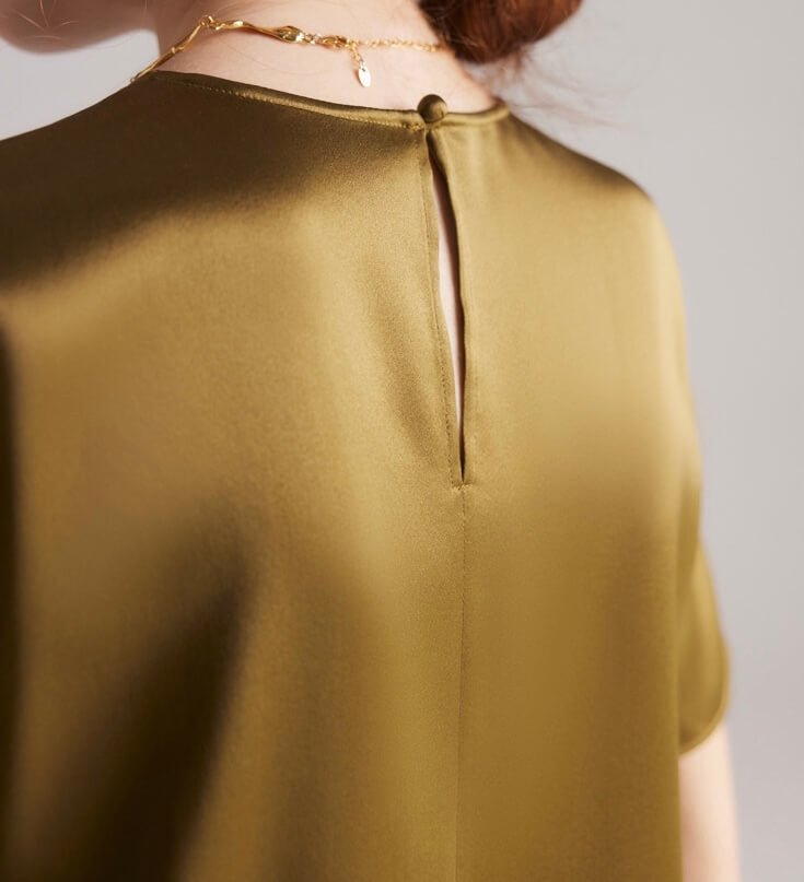 Blusa de seda de manga corta