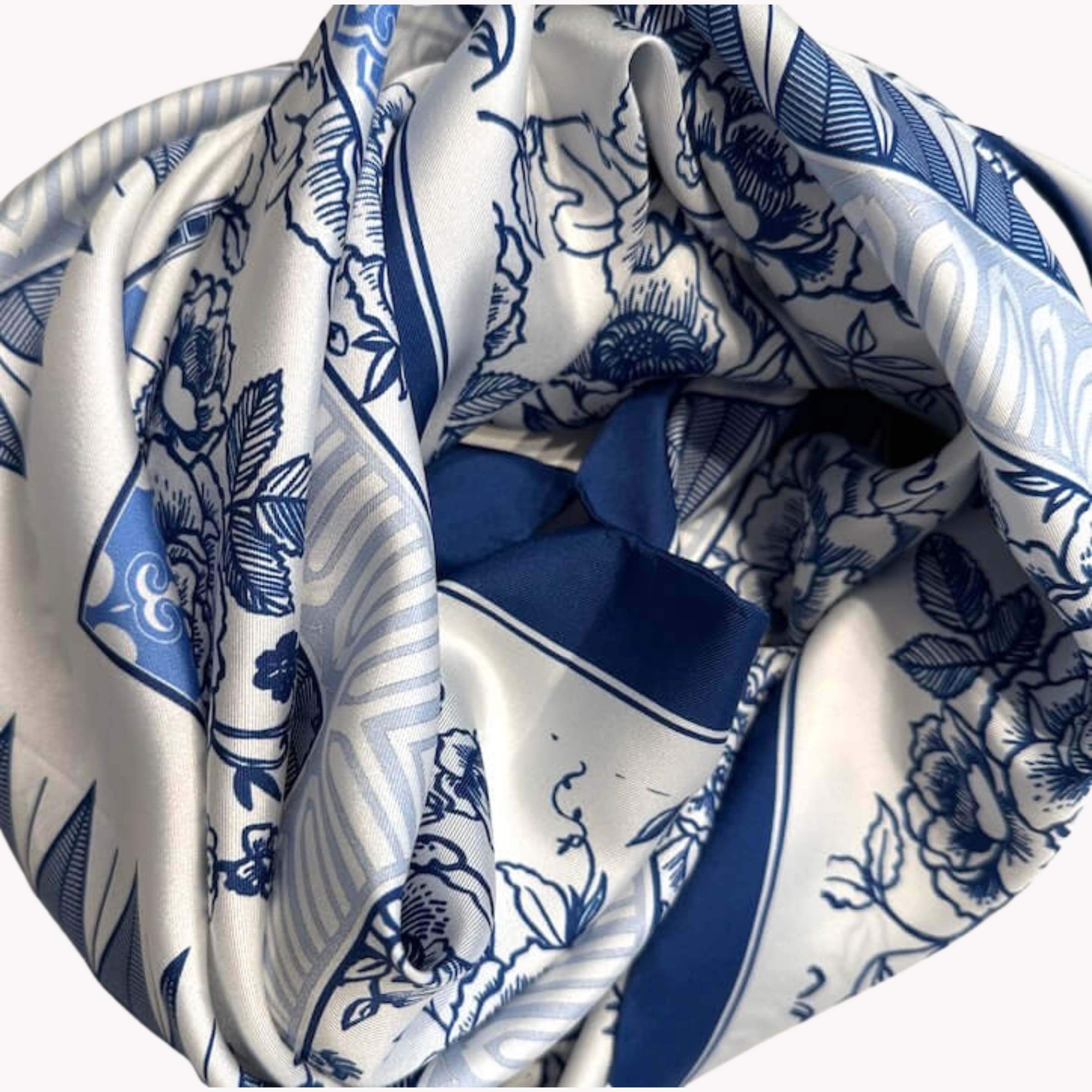 Silk scarf (90×90 cm) 