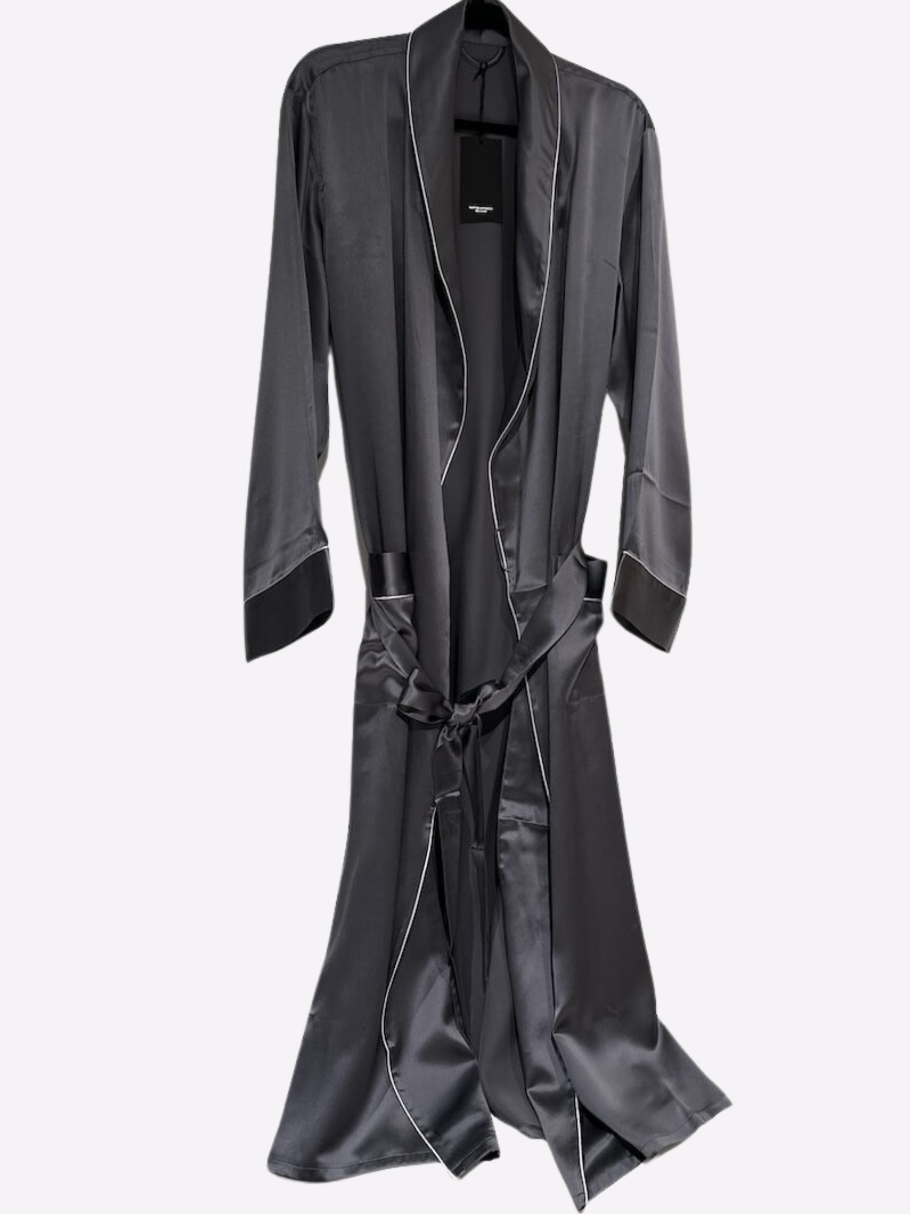 Albornoz de seda de lujo