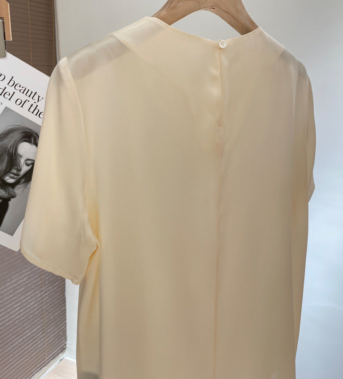 Blusa de seda de manga corta